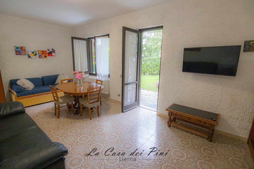 La Casa Dei Pini Lägenhet Lierna Exteriör bild
